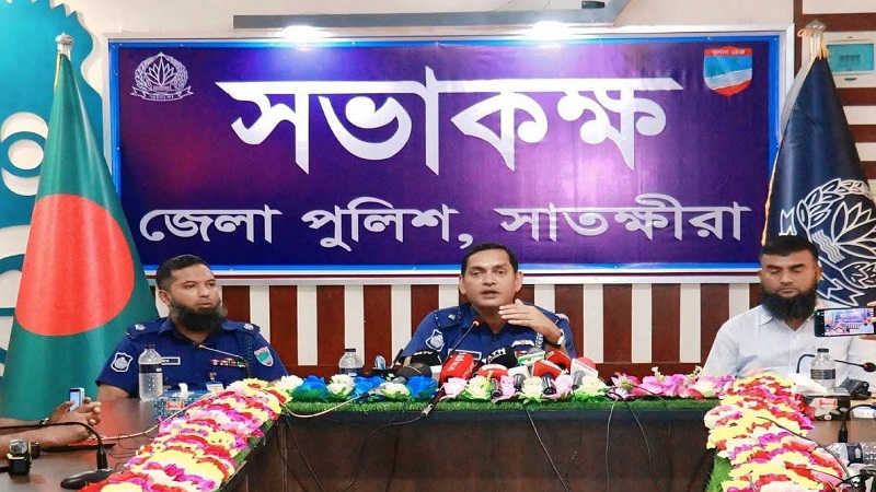 আসন্ন দুর্গাপূজা  উপলক্ষে সাংবাদিকদের সাথে সাতক্ষীরা পুলিশ সুপারের মতবিনিময়
